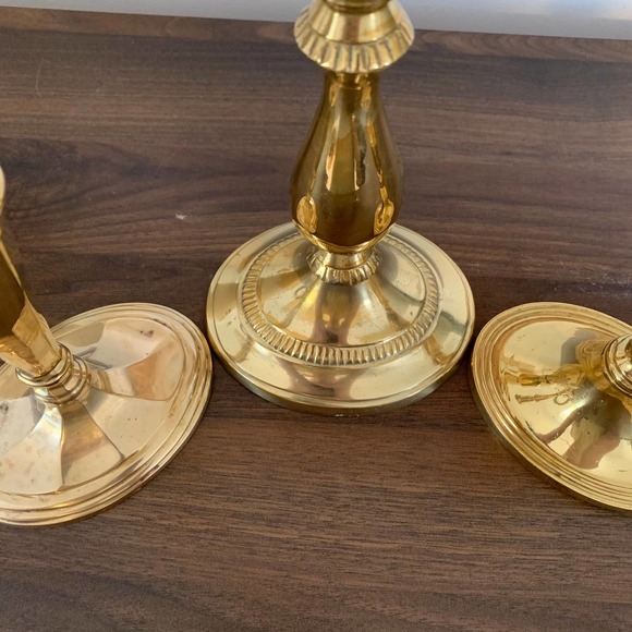 Set of 3 Vintage Solid Aged Brass Candlesticks MCM - Picture 9 of 9